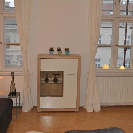 Wunderschone Altbauwohnung In Zentraler Lage Wien エクステリア 写真