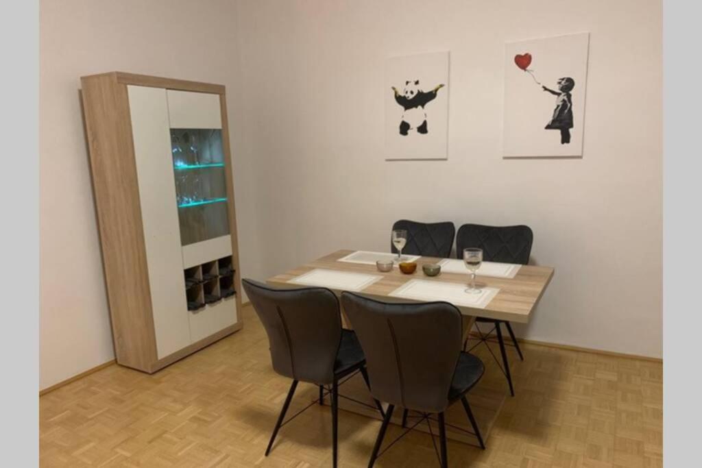 Wunderschone Altbauwohnung In Zentraler Lage Wien エクステリア 写真