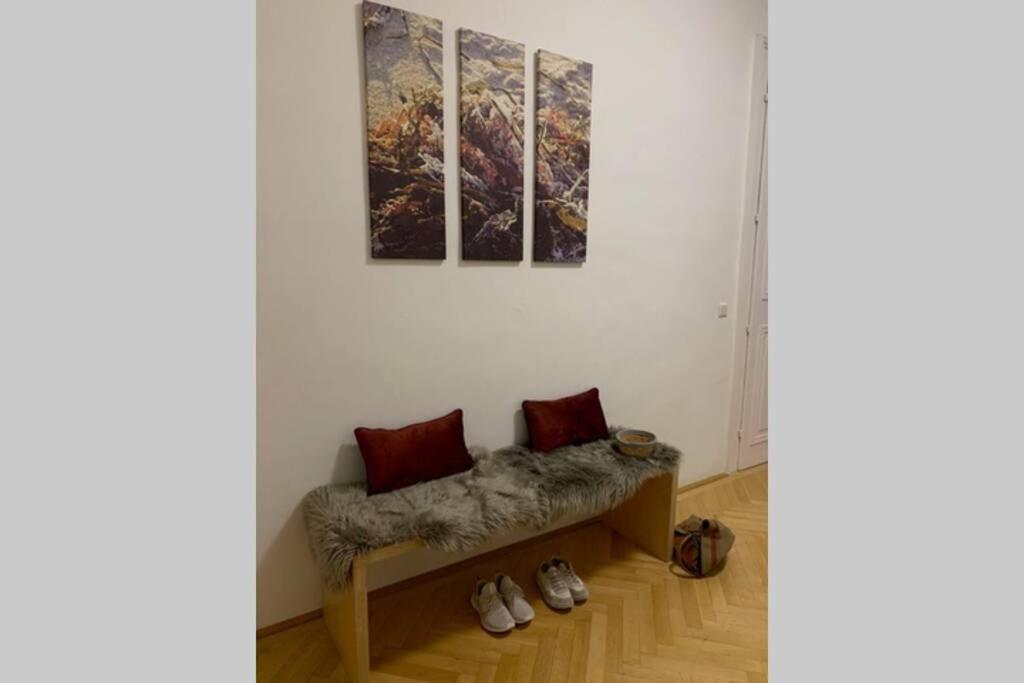 Wunderschone Altbauwohnung In Zentraler Lage Wien エクステリア 写真